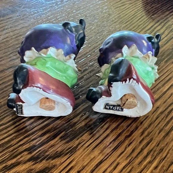 Vintage Purple Eggplant Salt & Pepper Shakers - Picture 7 of 7